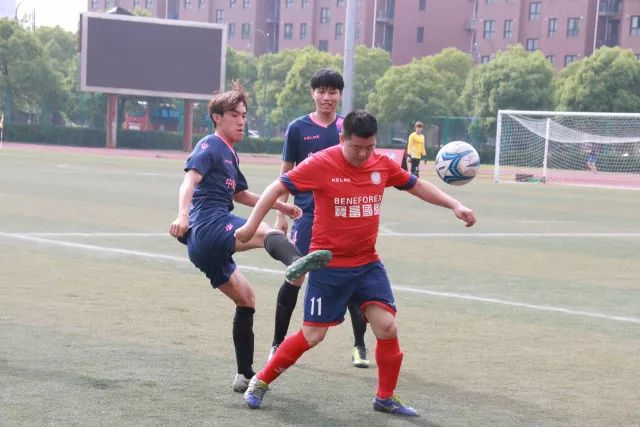 沃尔沃中国公开赛奥代吉62杆再冲冠 金子豪彭博T8